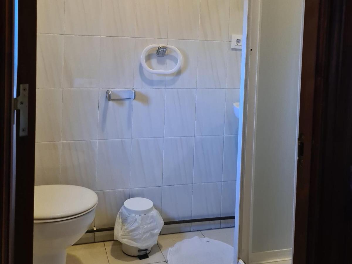 Pension La Principal Торрелавега Экстерьер фото