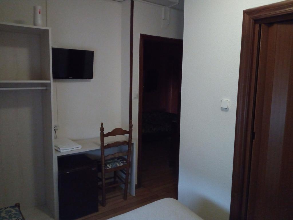Pension La Principal Торрелавега Экстерьер фото