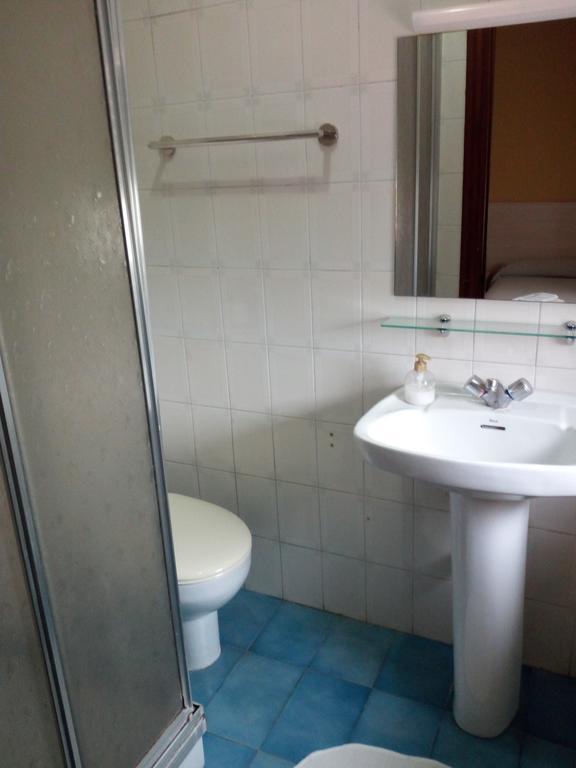 Pension La Principal Торрелавега Экстерьер фото