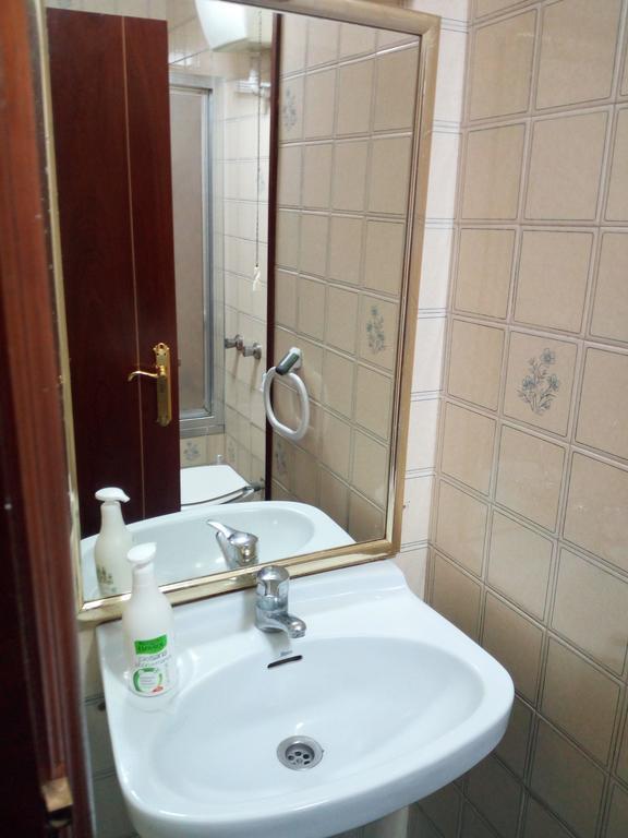 Pension La Principal Торрелавега Экстерьер фото